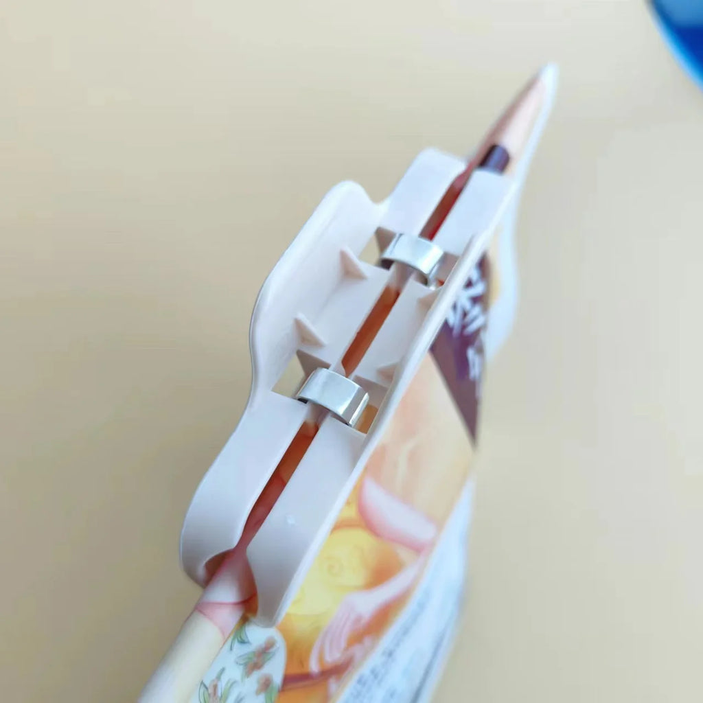 Portable Airtight Food Bag Clips Set – Kitchen Snack Sealer (4 Pcs)